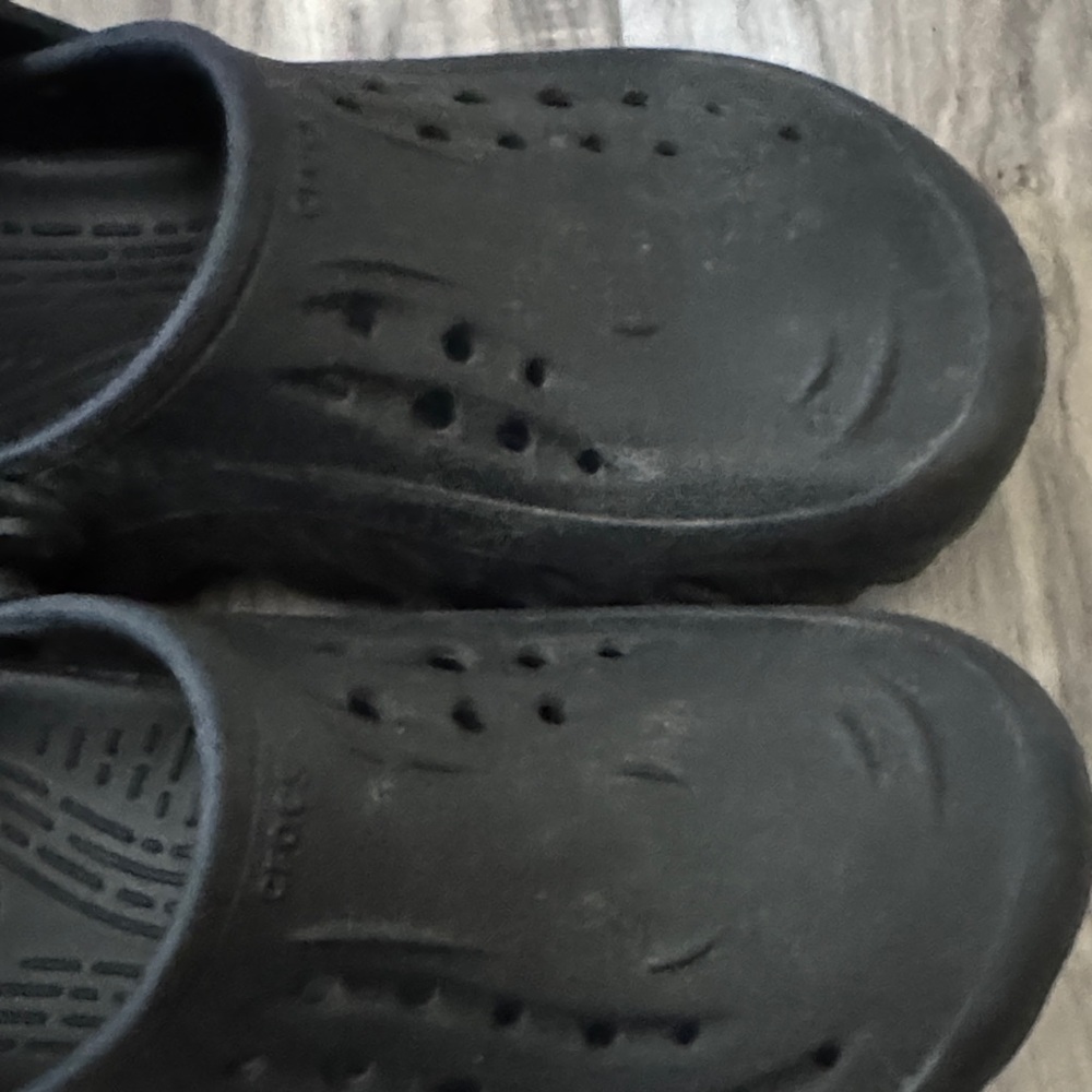CROCS Black Textured Clogs Echo J6 - Picture 15 of 15